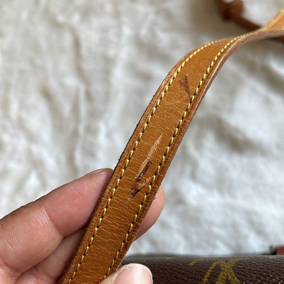 Louis Vuitton St Cloud PM Crossbody Bag - Picture 5 of 8